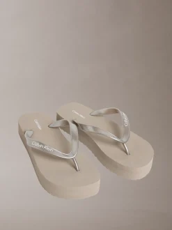 Calvin Klein Perlmuttfarbene Plateau-Flip-Flops^Damen Slippers|SandalenFrisch Eingetroffen