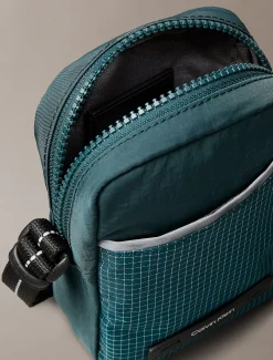 Calvin Klein Praktische schmale Reporter Bag mit Streifenmuster und Reißverschluss^Herren Umhängetaschen & Schultertaschen|Taschen