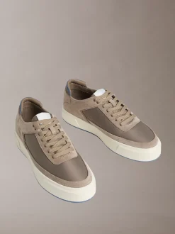 Calvin Klein Premier – Sneakers aus Wildleder mit charakteristischem Logo^Herren SneakerFrisch Eingetroffen
