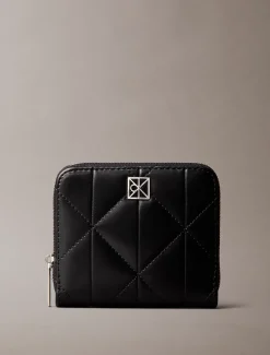 Calvin Klein Quadratisches gestepptes Portemonnaie mit Reißverschluss und Emblem^Damen Geldbörsen & Etuis