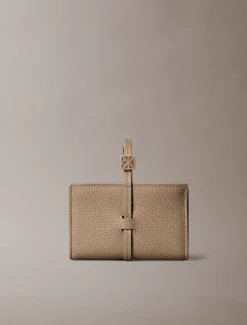 Calvin Klein RFID-Geldbörse aus genarbtem Leder mit Handgelenkschlaufe^Damen Geldbörsen & Etuis