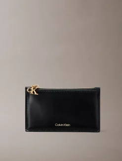 Calvin Klein RFID-Kartenetui aus Leder mit Monogramm-Anhänger^Damen Geldbörsen & Etuis