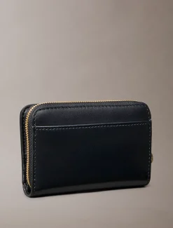 Calvin Klein RFID-Portemonnaie aus Leder mit Monogramm-Anhänger^Damen Geldbörsen & Etuis