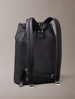 Calvin Klein Rucksack mit Tunnelzugverschluss aus mattem Nylon^Herren Umhängetaschen & Schultertaschen|Taschen