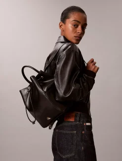 Calvin Klein Rucksack mit Tunnelzugverschluss und Monogramm^Damen Rucksäcke|Taschen