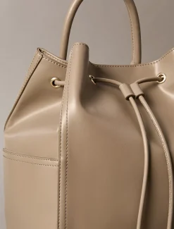 Calvin Klein Rucksack mit Tunnelzugverschluss und Monogramm^Damen Rucksäcke|Taschen