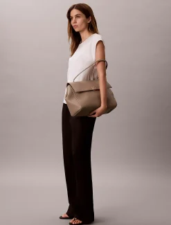 Calvin Klein Satchel-Tasche mit genarbter Oberfläche^Damen SchultertaschenFrisch Eingetroffen|Taschen