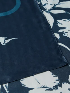 Calvin Klein Schal mit quadratischem Blumenlogo^Damen Schals & Handschuhe