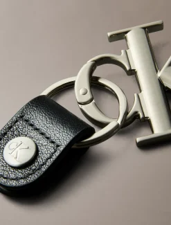 Calvin Klein Schlüsselanhänger mit auffälligem Monogramm^Herren Taschen