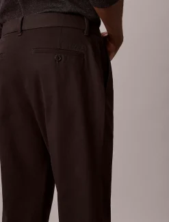 Calvin Klein Schmal zulaufende Chinohose aus Satin^Herren Hosen & Shorts