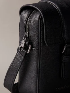 Calvin Klein Schmale Reporter Bag aus Leder^Herren Umhängetaschen & Schultertaschen|Taschen
