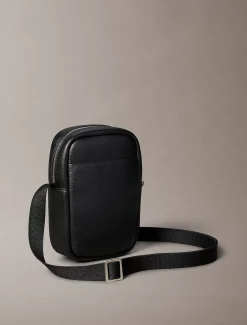Calvin Klein Schmale Reporter Bag mit Relief-Logoplakette^Herren Umhängetaschen & Schultertaschen|Taschen