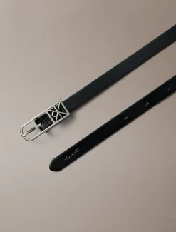 Calvin Klein Schmaler Gürtel mit Logo-Schnalle^Damen Gürtel