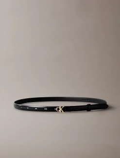 Calvin Klein Schmaler Logo-Gürtel aus Vollnarbenleder^Damen Gürtel