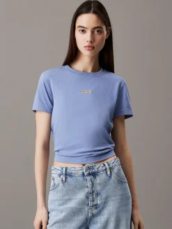 Calvin Klein Schmales cropped T-Shirt mit Badge^Damen T-shirts & Tops