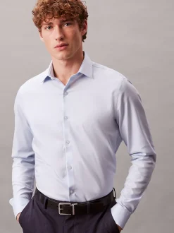 Calvin Klein Schmales Hemd aus bügelfreier Stretch-Baumwolle^Herren Anzüge|Hemden & Poloshirts