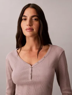 Calvin Klein Schmales Henley-Top aus gerippter Baumwolle^Damen T-shirts & Tops