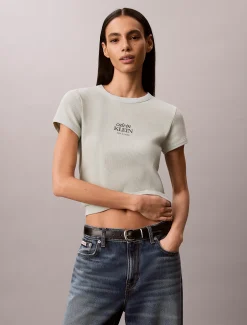 Calvin Klein Schmales Logo-T-Shirt aus gerippter Baumwolle^Damen T-shirts & Tops