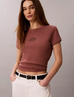 Calvin Klein Schmales Logo-T-Shirt aus gerippter Baumwolle^Damen T-shirts & Tops