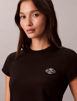 Calvin Klein Schmales T-Shirt mit Cocktail-Logo-Grafik^Damen T-shirts & Tops