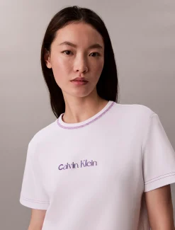 Calvin Klein Schmales T-Shirt mit Logo-Grafik-Stickerei^Damen T-shirts & Tops