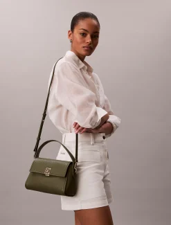 Calvin Klein Schultertasche aus genarbtem Leder^Damen Umhängetaschen|SchultertaschenFrisch Eingetroffen