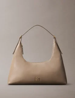 Calvin Klein Schultertasche aus glattem Leder mit Emblem-Logo^Damen SchultertaschenFrisch Eingetroffen|Taschen