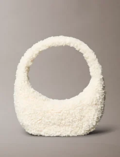 Calvin Klein Schultertasche aus Sherpa-Material^Damen Umhängetaschen|SchultertaschenFrisch Eingetroffen