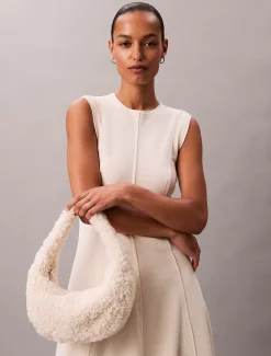 Calvin Klein Schultertasche aus Sherpa-Material^Damen Umhängetaschen|SchultertaschenFrisch Eingetroffen