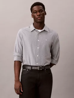 Calvin Klein Seersucker-Hemd mit garngefärbten Streifen^Herren Hemden & Poloshirts