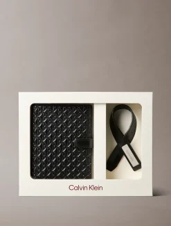 Calvin Klein Set aus Reisepasshalter und Gepäckanhänger mit Monogramm^Herren Geldbörsen & Kartenetuis