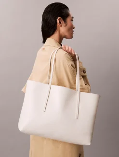 Calvin Klein Shopper mit Beutel und beschichtetem Emblem-Logo^Damen Tote Bags|Umhängetaschen