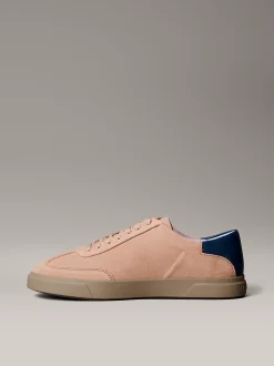 Calvin Klein Sneakers aus Wildleder mit charakteristischem Logo^Damen SneakerFrisch Eingetroffen