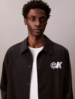Calvin Klein Sportliche Coach-Jacke mit Monogramm-Logo^Herren JackenFrisch Eingetroffen