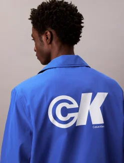 Calvin Klein Sportliche Coach-Jacke mit Monogramm-Logo^Herren JackenFrisch Eingetroffen