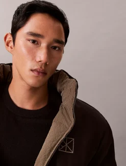 Calvin Klein Steppjacke zum Wenden mit durchgehendem Emblem-Logo^Herren Stepp Jacken|JackenFrisch Eingetroffen