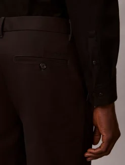 Calvin Klein Stretch-Satin-Chinohose^Herren Hosen & Shorts