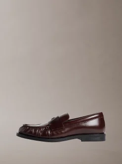 Calvin Klein Theo - Penny Loafers aus Leder mit plissiertem Zehenbereich^Damen Flache Schuhe