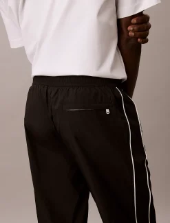 Calvin Klein Trainingshose aus Nylon mit relaxter Passform^Herren Hosen & Shorts