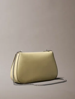 Calvin Klein Umhängetasche mit Monogramm-Logo und Ketten-Metallbesatz^Damen Umhängetaschen|SchultertaschenFrisch Eingetroffen