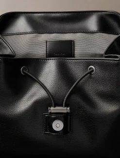 Calvin Klein Unifarbener Rucksack mit Klappe und Reißverschluss^Herren RucksäckeFrisch Eingetroffen|Taschen