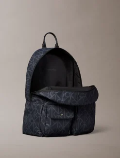 Calvin Klein Verstaubarer Rucksack aus Nylon mit Emblem-Logo-Prägung^Herren Taschen