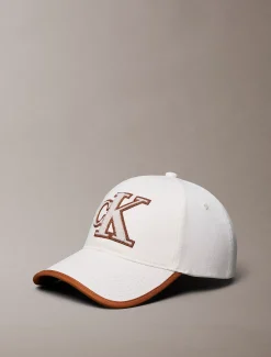 Calvin Klein Verstellbare Cap aus UV-geschütztem Twill-Bouclé mit Logo^Damen Schals & Handschuhe