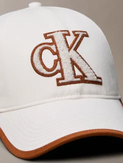 Calvin Klein Verstellbare Cap aus UV-geschütztem Twill-Bouclé mit Logo^Damen Schals & Handschuhe