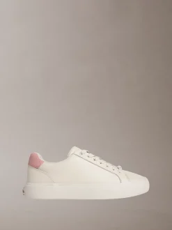 Calvin Klein Violette – Sneakers aus weichem Leder mit Logoprägung^Damen SneakerFrisch Eingetroffen