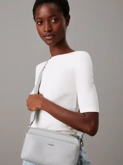 Calvin Klein Wandelbare Camera Bag mit Logo^Damen Umhängetaschen|SchultertaschenFrisch Eingetroffen