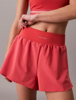 Calvin Klein Wasserabweisende, kurze 2-in-1-Sporthose^Damen Hosen & Shorts|Hosen & Shorts