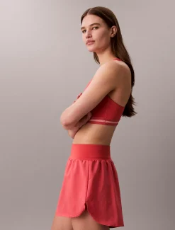 Calvin Klein Wasserabweisende, kurze 2-in-1-Sporthose^Damen Hosen & Shorts|Hosen & Shorts