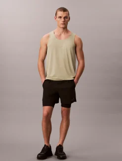 Calvin Klein Wasserabweisende, kurze 2-in-1-Sporthose^Herren Hosen & Shorts|Hosen & Shorts