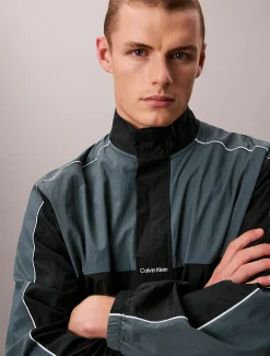 Calvin Klein Wasserabweisender Reise-Windbreaker^Herren Jacken & Pullovers|JackenFrisch Eingetroffen